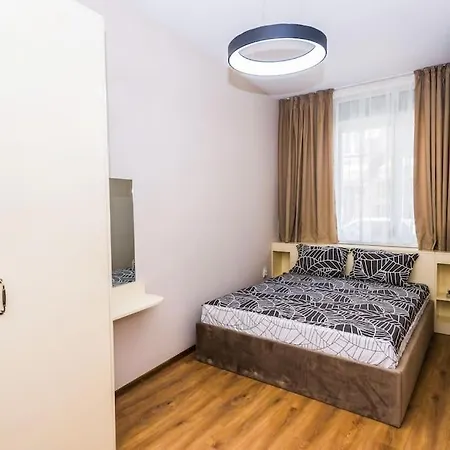 Flora Μπουργκάς